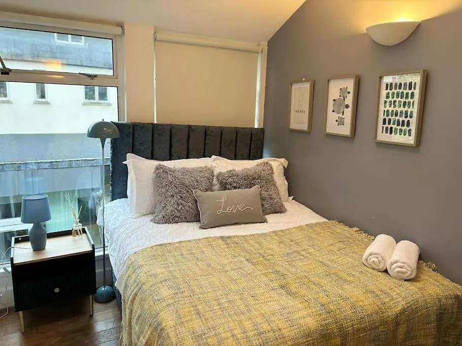 Holiday home The Urban Retreat 4Bdr Sleep 14 Villa London United Kingdom