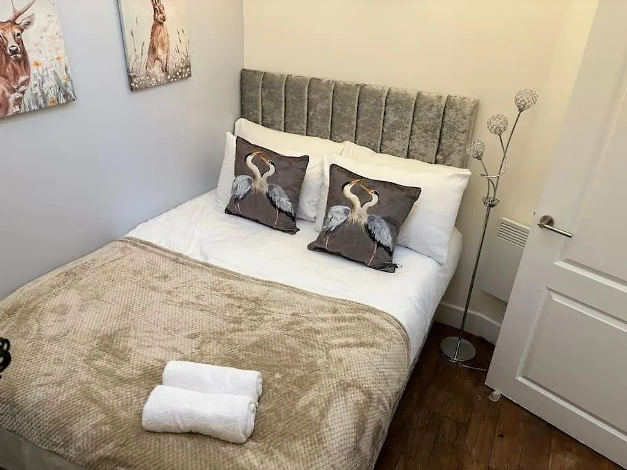 The Urban Retreat 4Bdr Sleep 14 Villa London Holiday home
