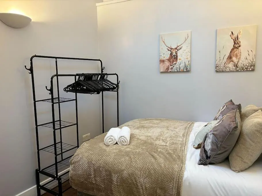 The Urban Retreat 4Bdr Sleep 14 Villa London